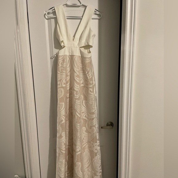 BCBGMAXAZRIA Marilyne Swirl Lace Cutout Gown - Picture 3 of 6
